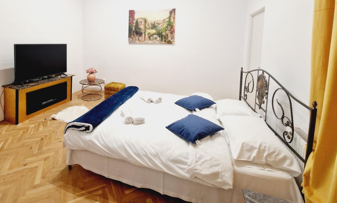 Royal 5* Mansion Near Square Villa Cluj-Napoca