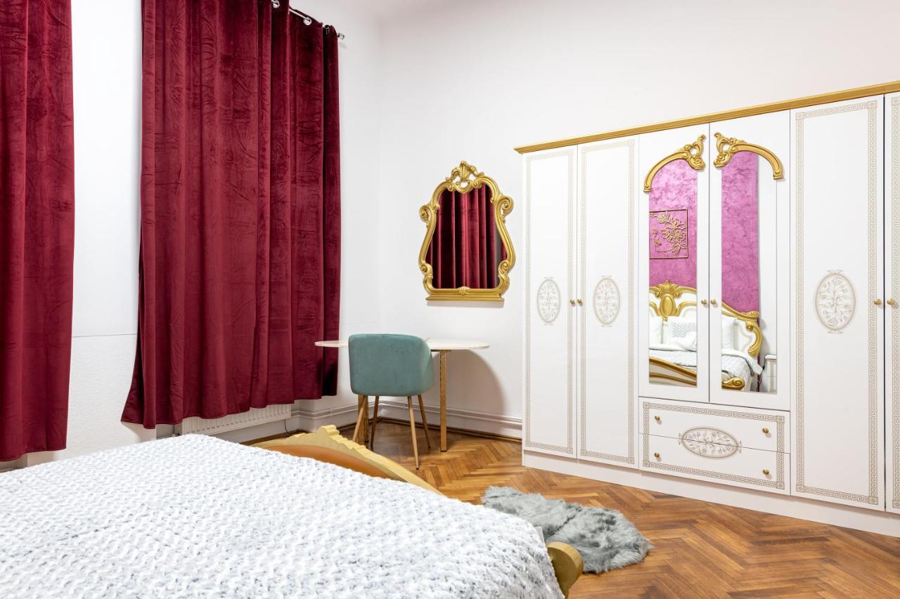 Villa Royal 5* Mansion Near Square