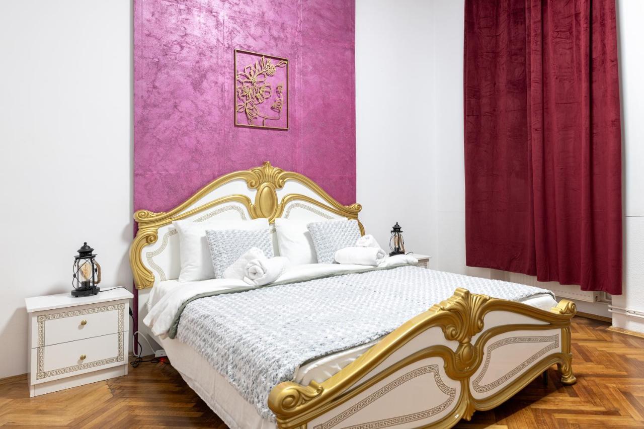 Villa Royal 5* Mansion Near Square