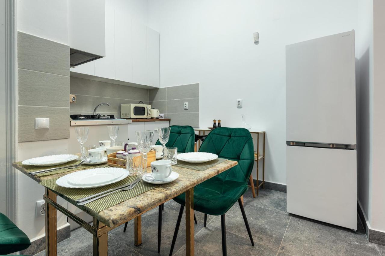 Royal 5* Mansion Near Square Villa *