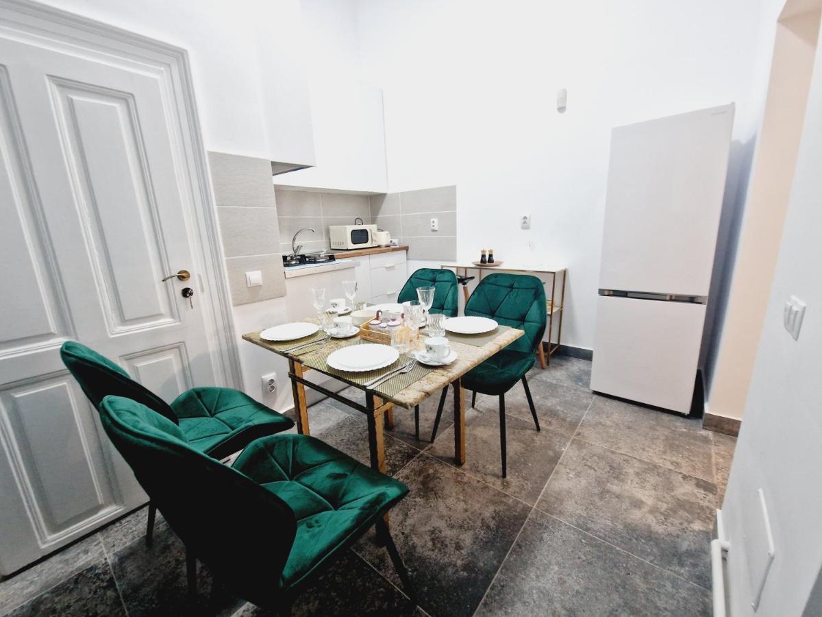 Royal 5* Mansion Near Square Villa *