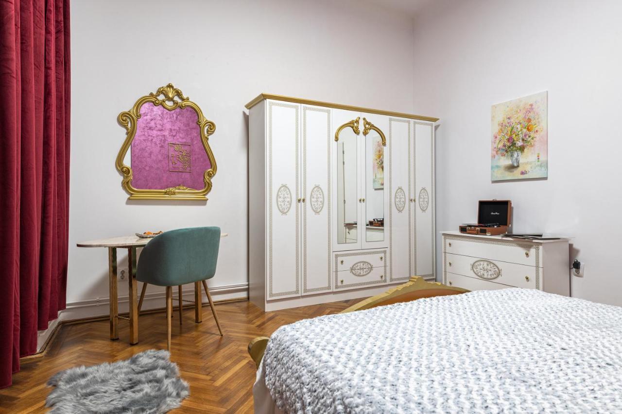Villa Royal 5* Mansion Near Square